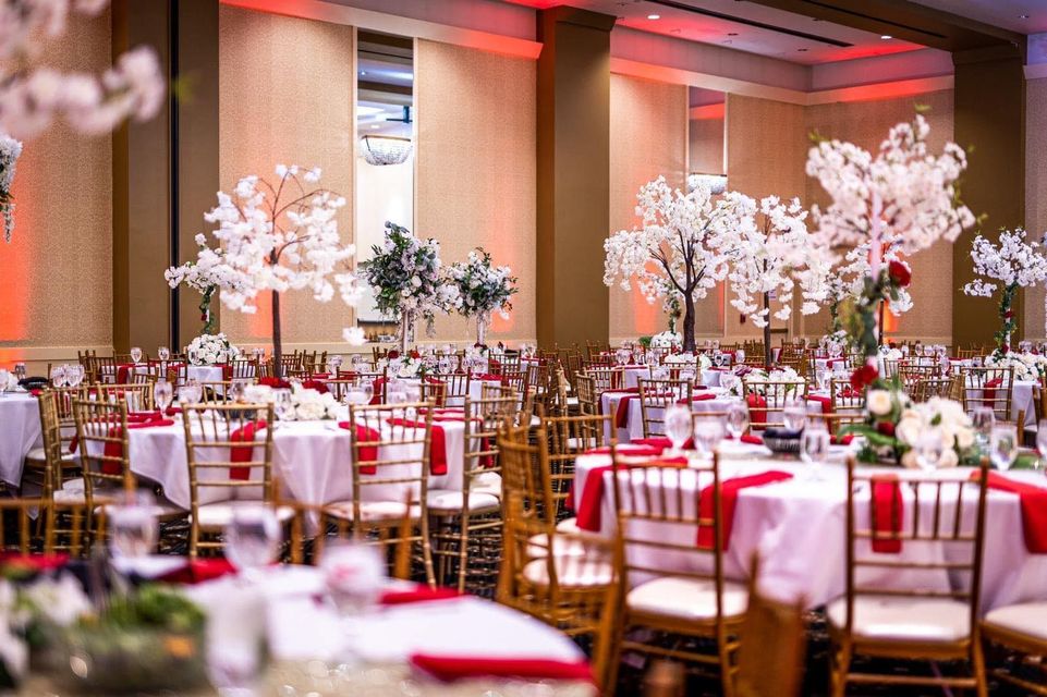 Grand ballroom at La Centre Conference and Banquet Facility