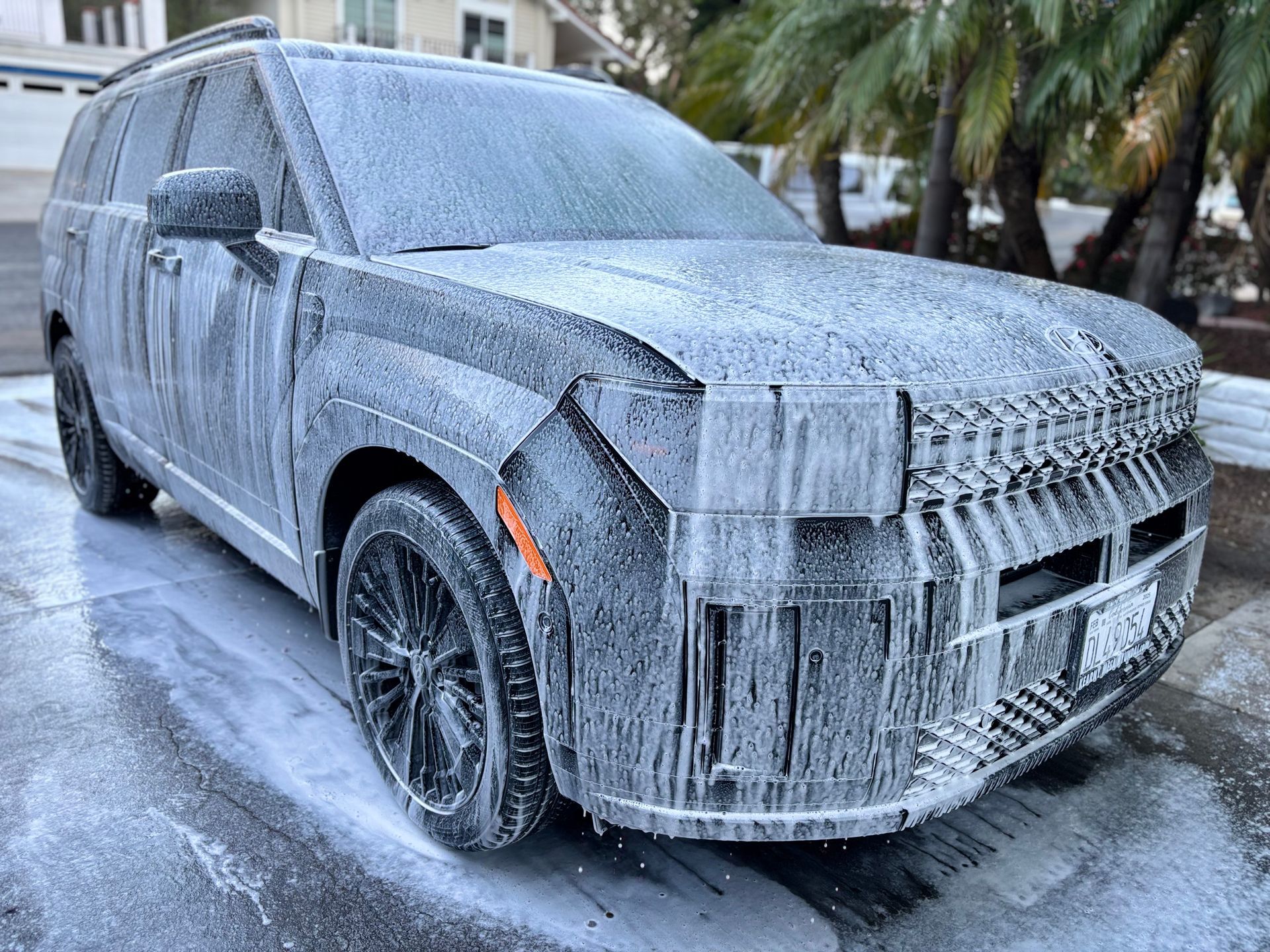 car getting exterior detail in la jolla, CA 