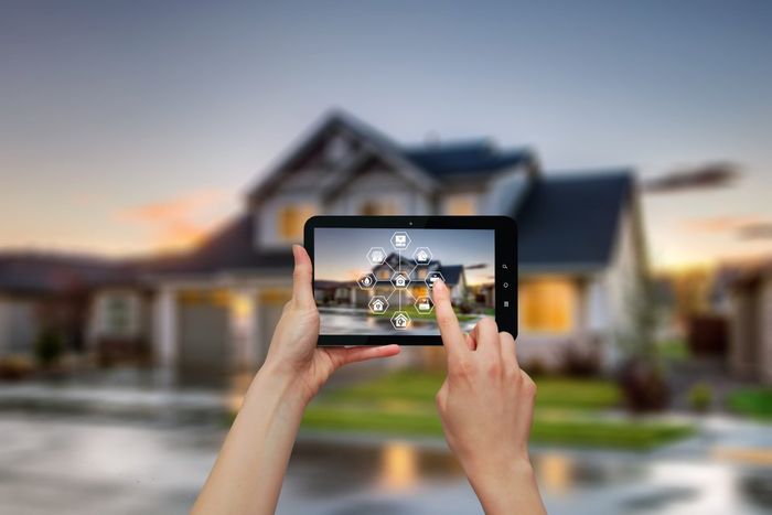 Managing house security system with remote