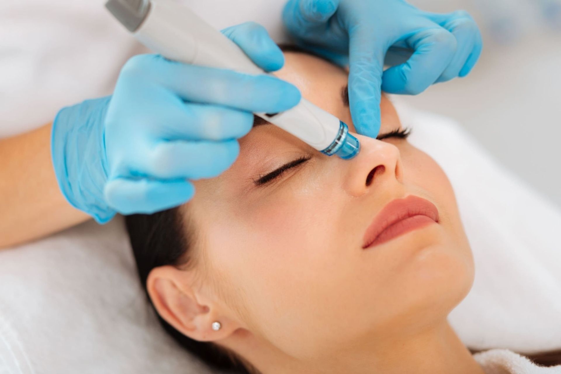 Hydrafacial Dr Ghizlaine HAYOU: Médecin Esthétique