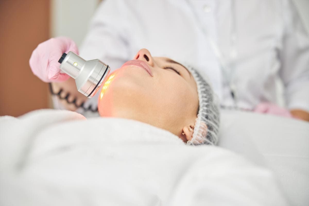 LED Dr Ghizlaine HAYOU: Médecin Esthétique