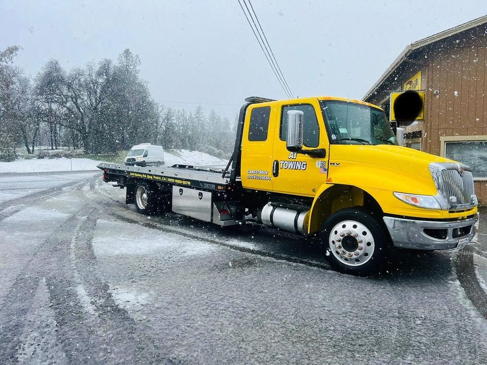 AT Towing crew handling a commercial vehicle recovery