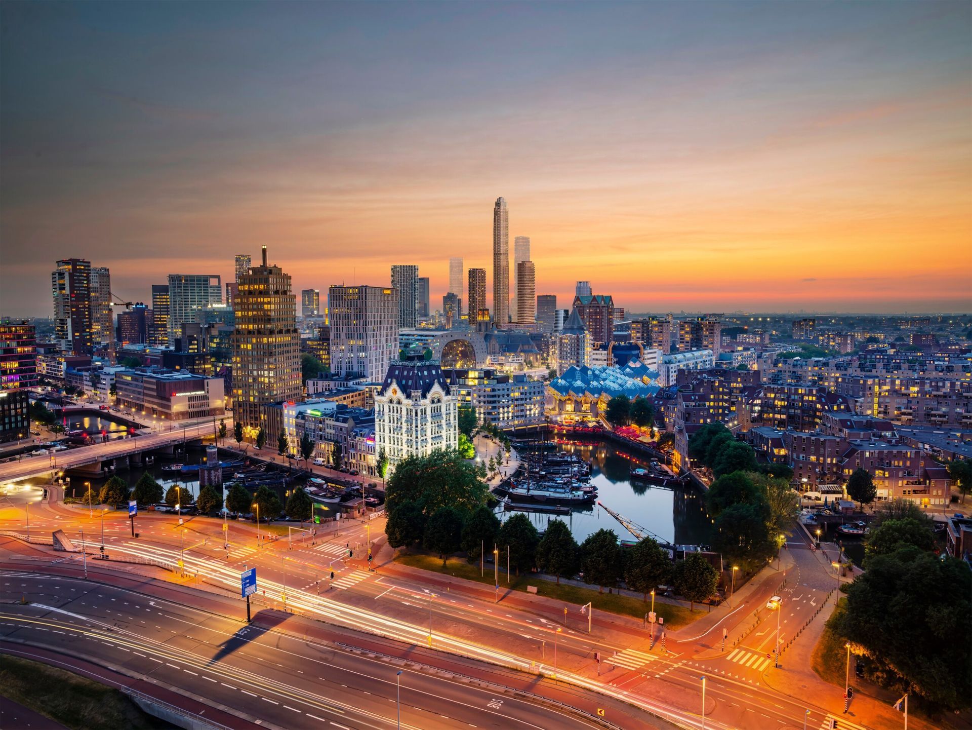 Skyline van RISE bij nacht - artist impression RISE