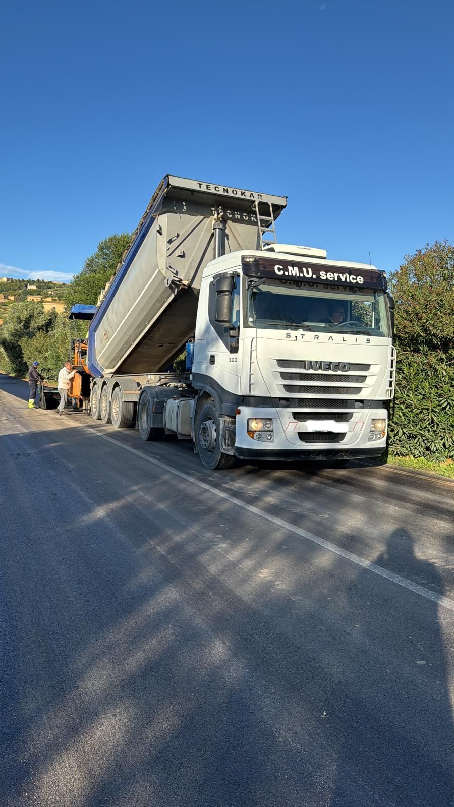 camion per trasporto rifiuti speciali