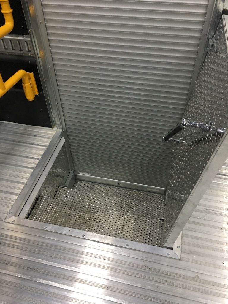 Laundry and Linen Truck Body - Stairs floor open
