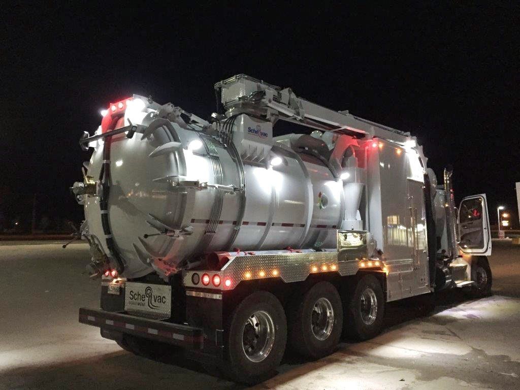ITB Truck Body - Oil Field Custom Truck - Custom lighting