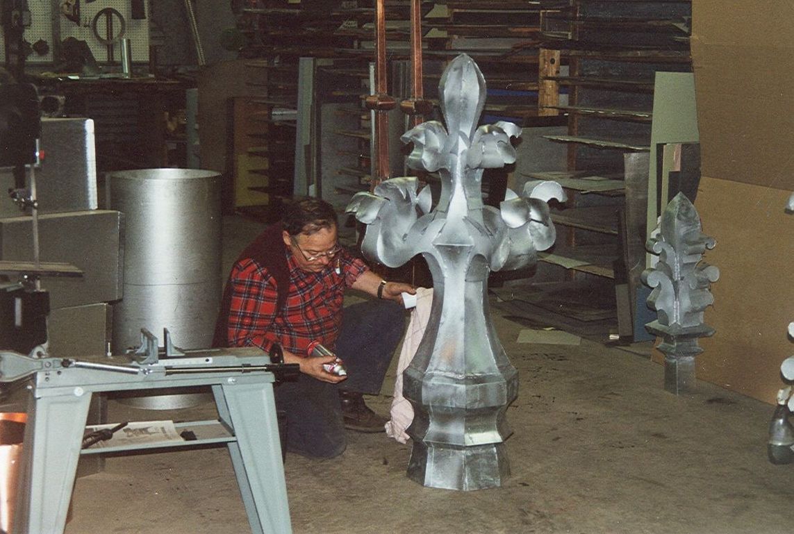 fabrication moulure et pliage décoration sur mesure métallique