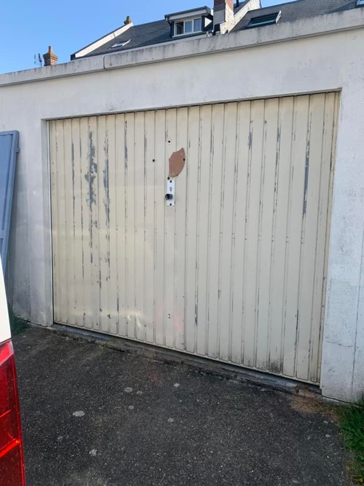 Porte de garage avant