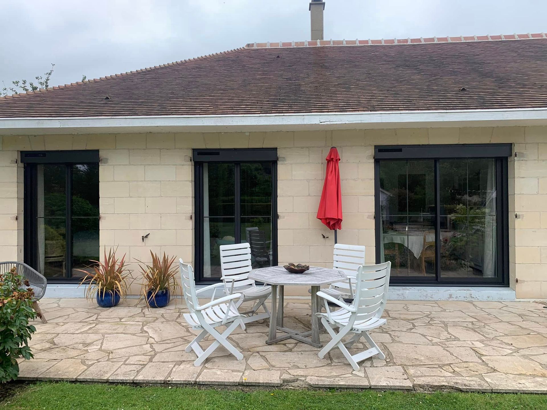 fenêtres posées sur une maison à Fécamp