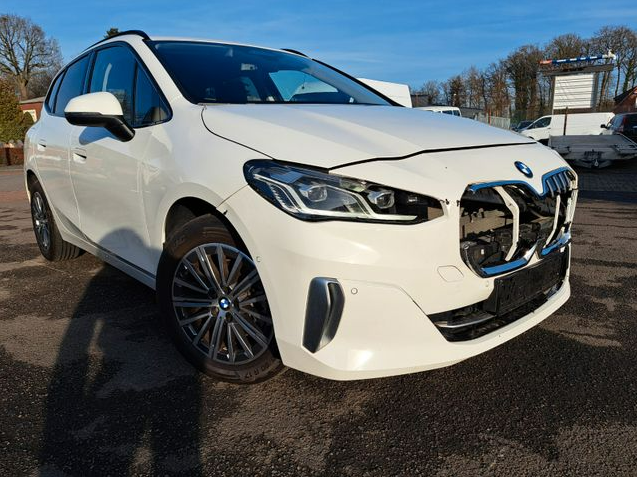 Pkw mit geringem Schaden bei Autohandel Mast