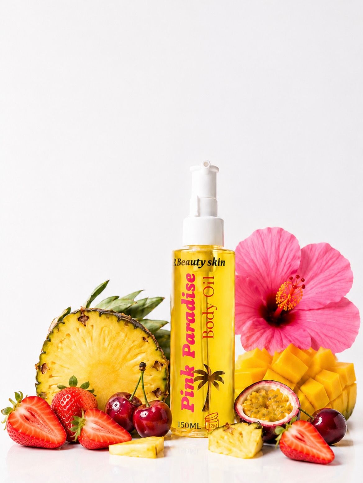 Gele sprayflacon met ananas, aardbeien, passievrucht en een roze hibiscusbloem.
