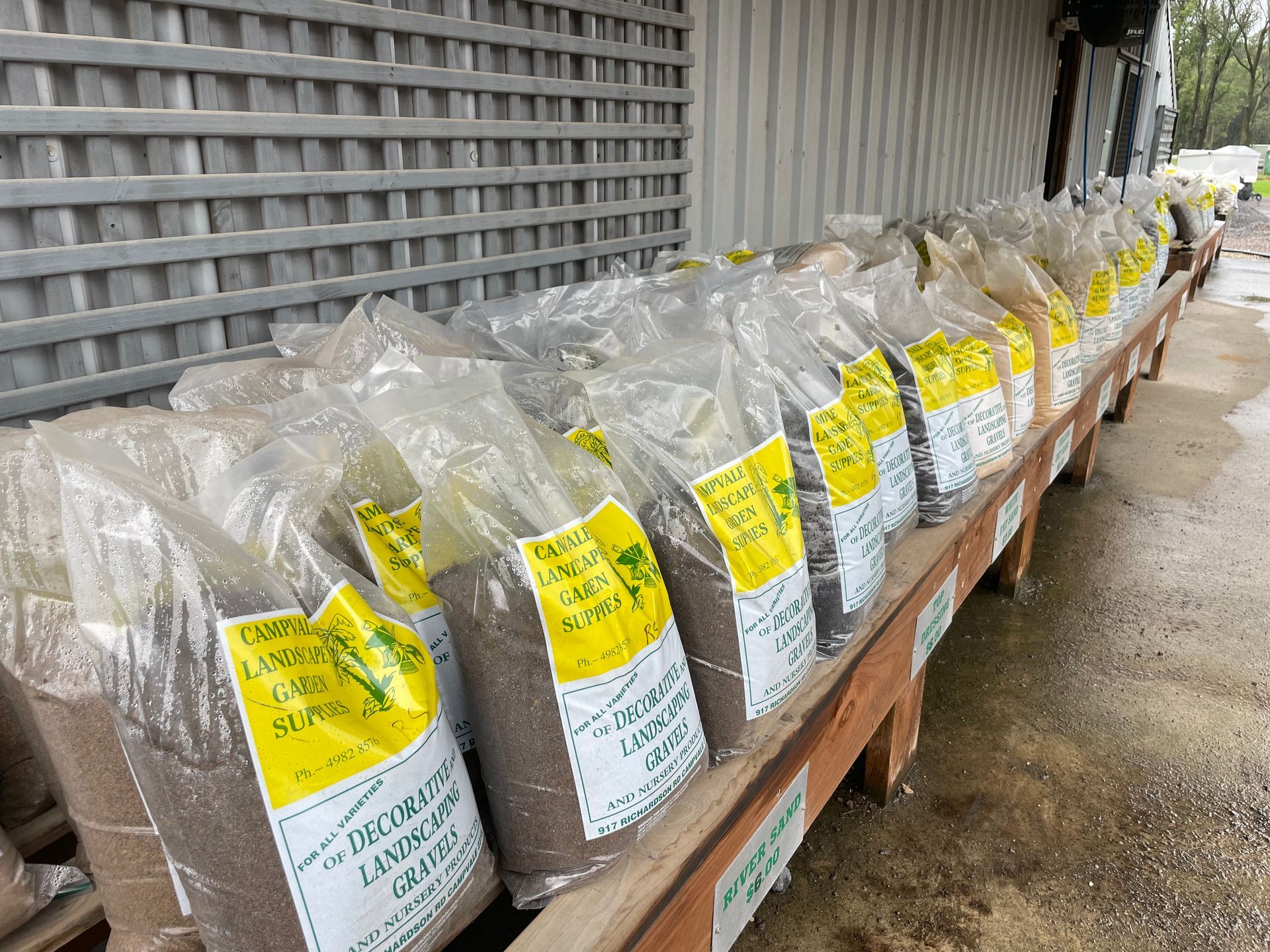 Flower Plantings — Campvale, NSW — Campvale Landscape Supplies Flower Plantings — Campvale, NSW — Campvale Landscape Supplies
