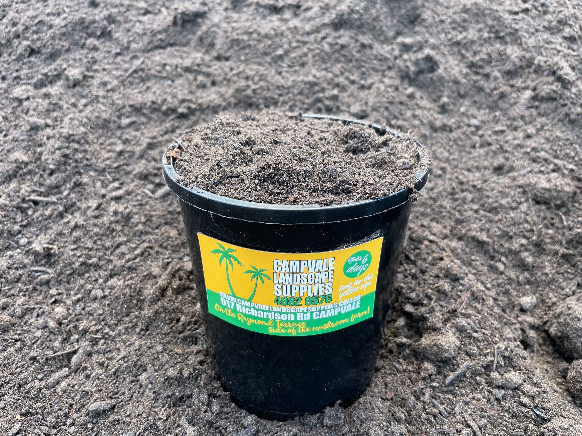 Top Dress — Campvale, NSW — Campvale Landscape Supplies