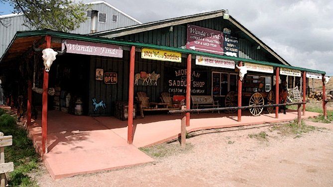 Image of Wanda's Finds Collectibles and Antiques