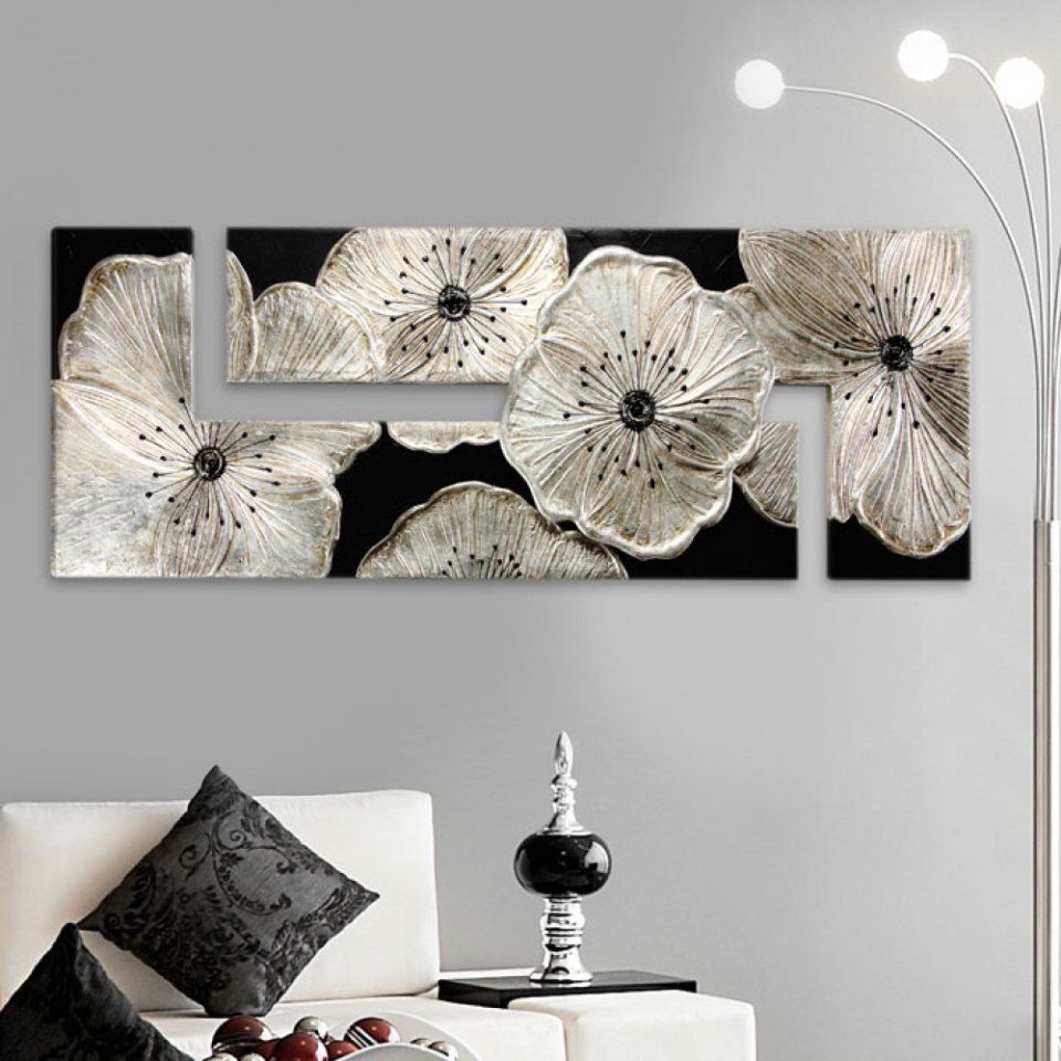 decorazione murale con fiori color perla