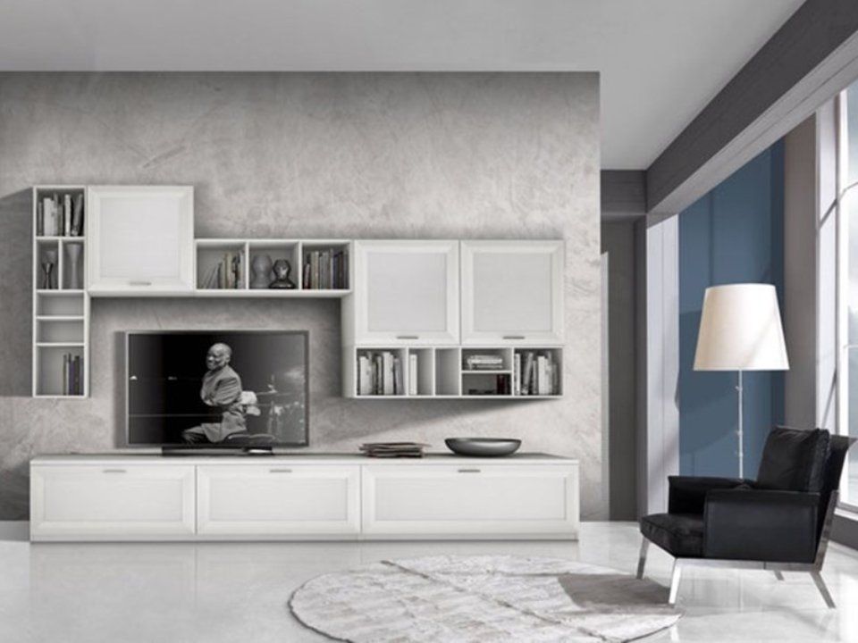 parete attrezzata grigio chiaro con moduli bianchi