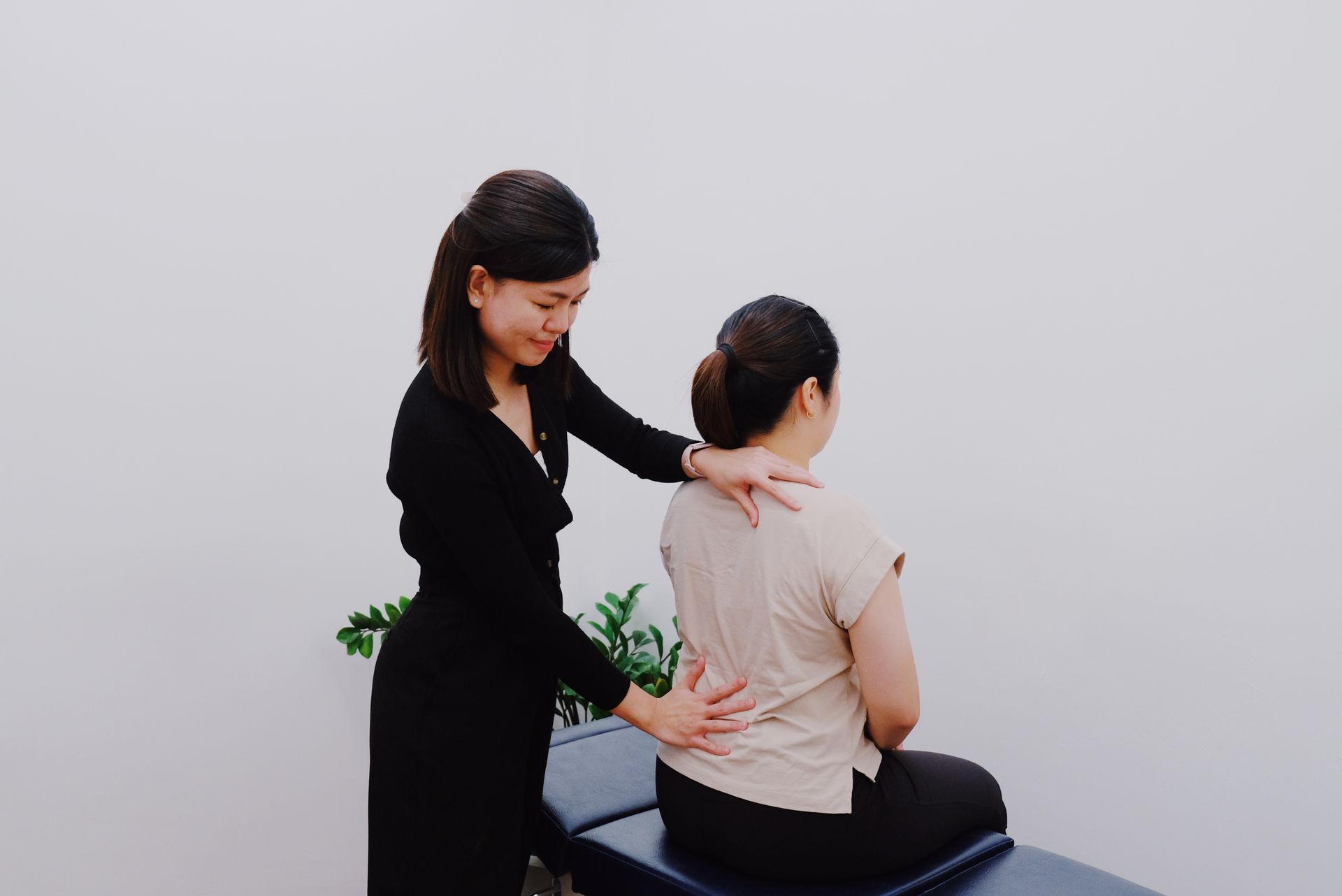 Female chiropractor in Bedok, Singapore