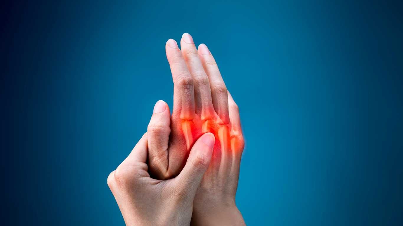 cracking+knuckles