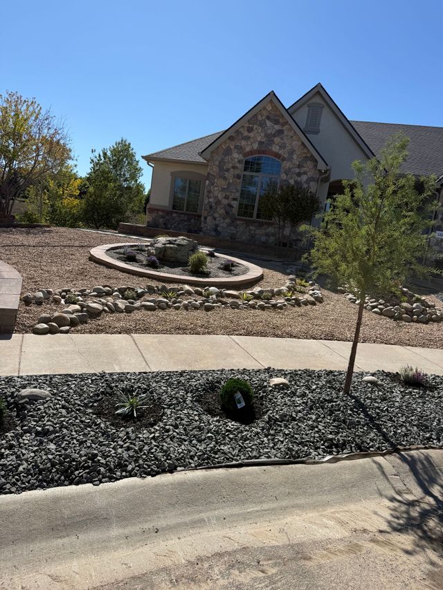 Xeriscape landscape installation