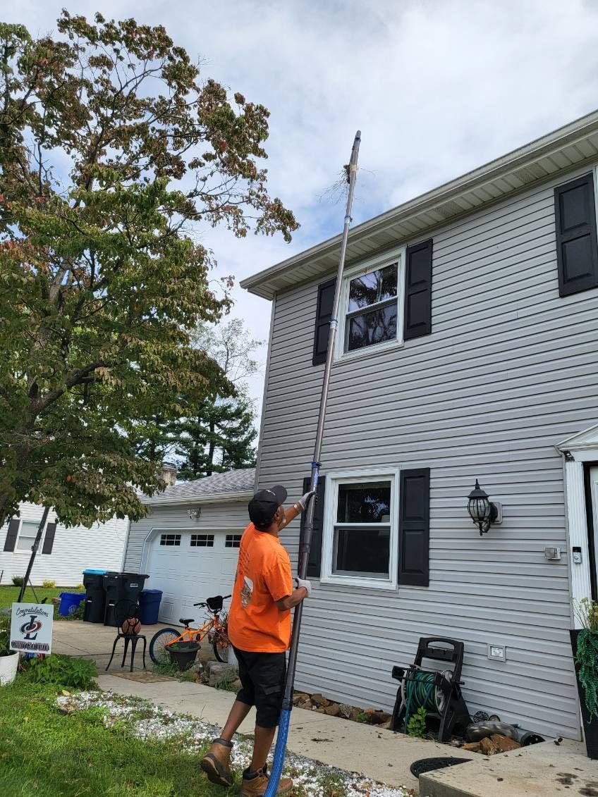 Cleaning Roof Gutter