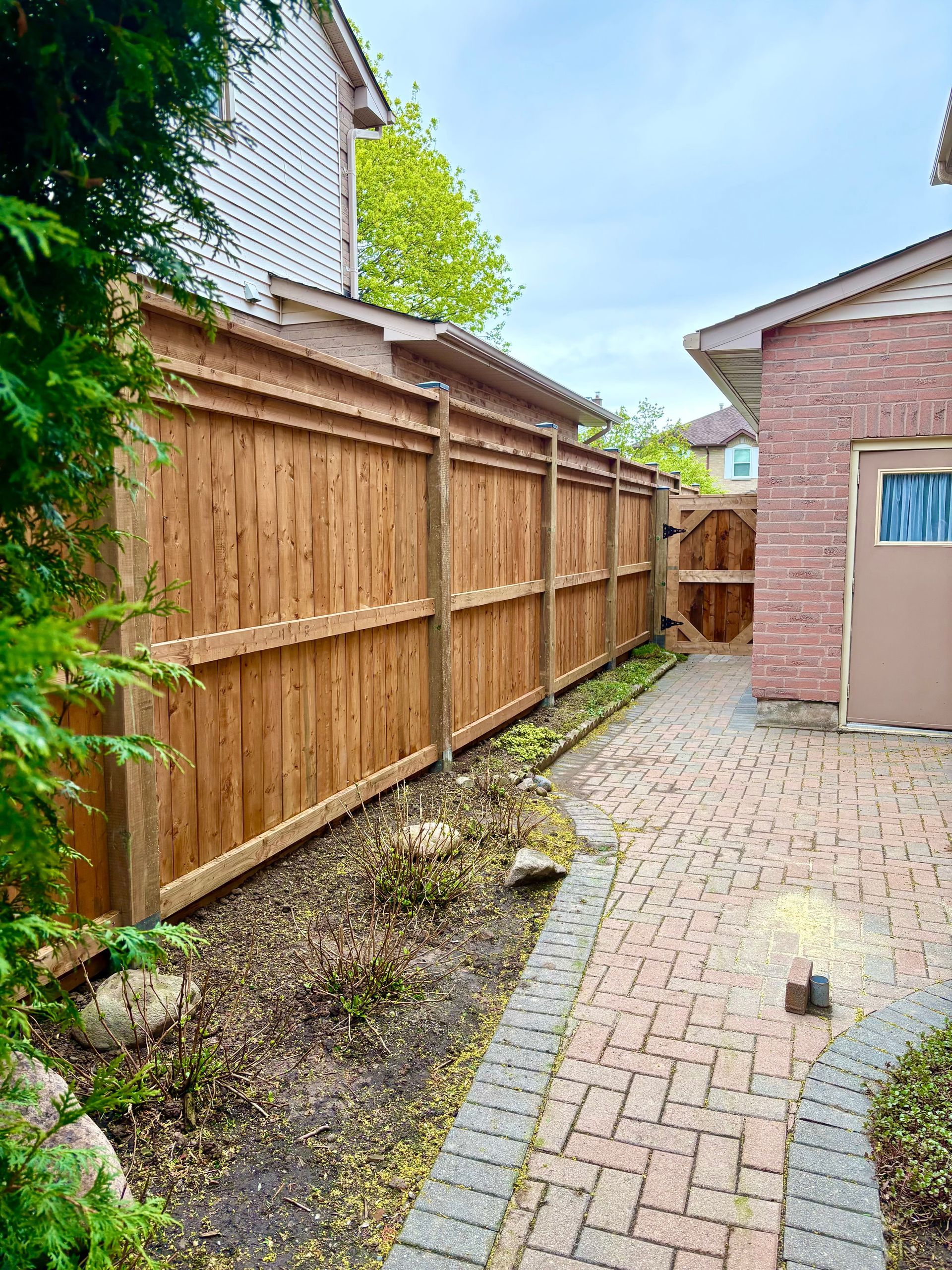 grimsby fence installation