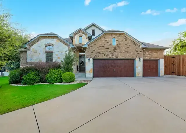 109 Kyra Ln, Taylor, TX, 76574 - MLS# 4190184 garage door 3 car garage