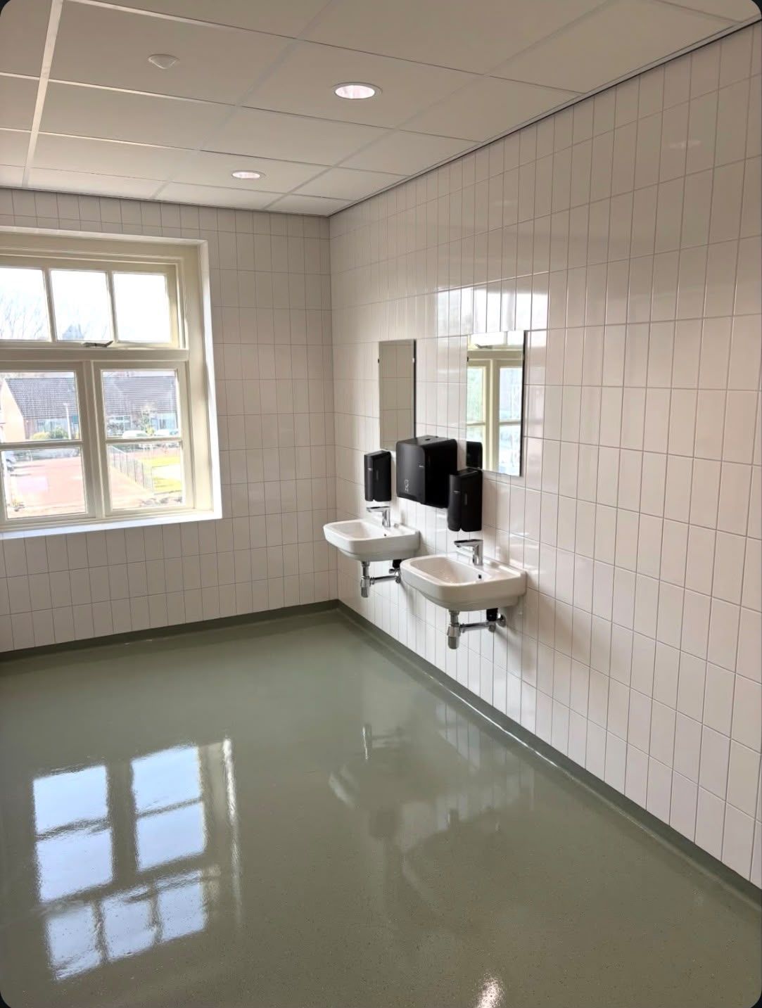 Sanitairruimte van de Franciscusschool na de opleveringsschoonmaak