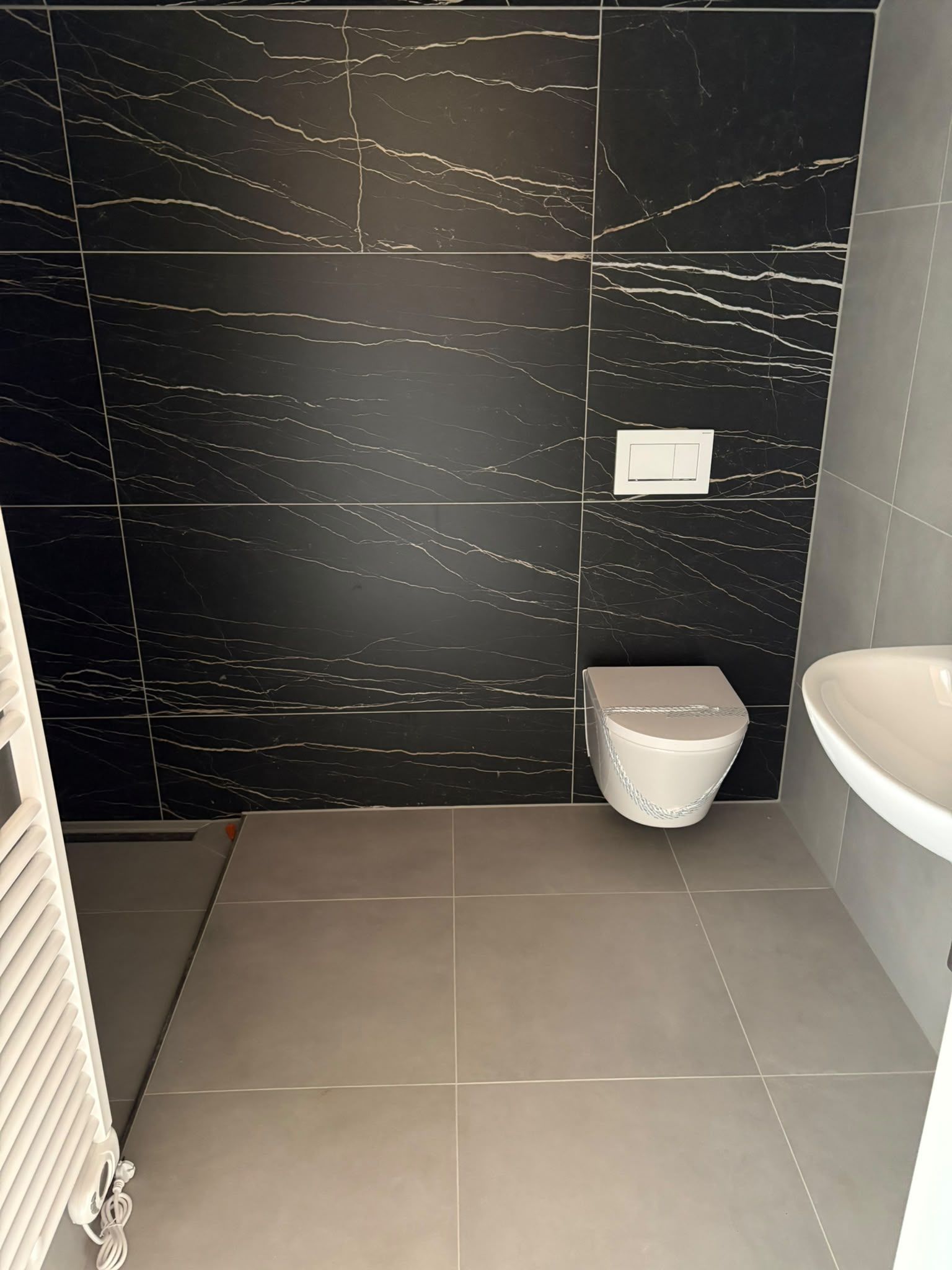 Badkamer in een nieuw appartement in Hengelo na de opleveringsschoonmaak