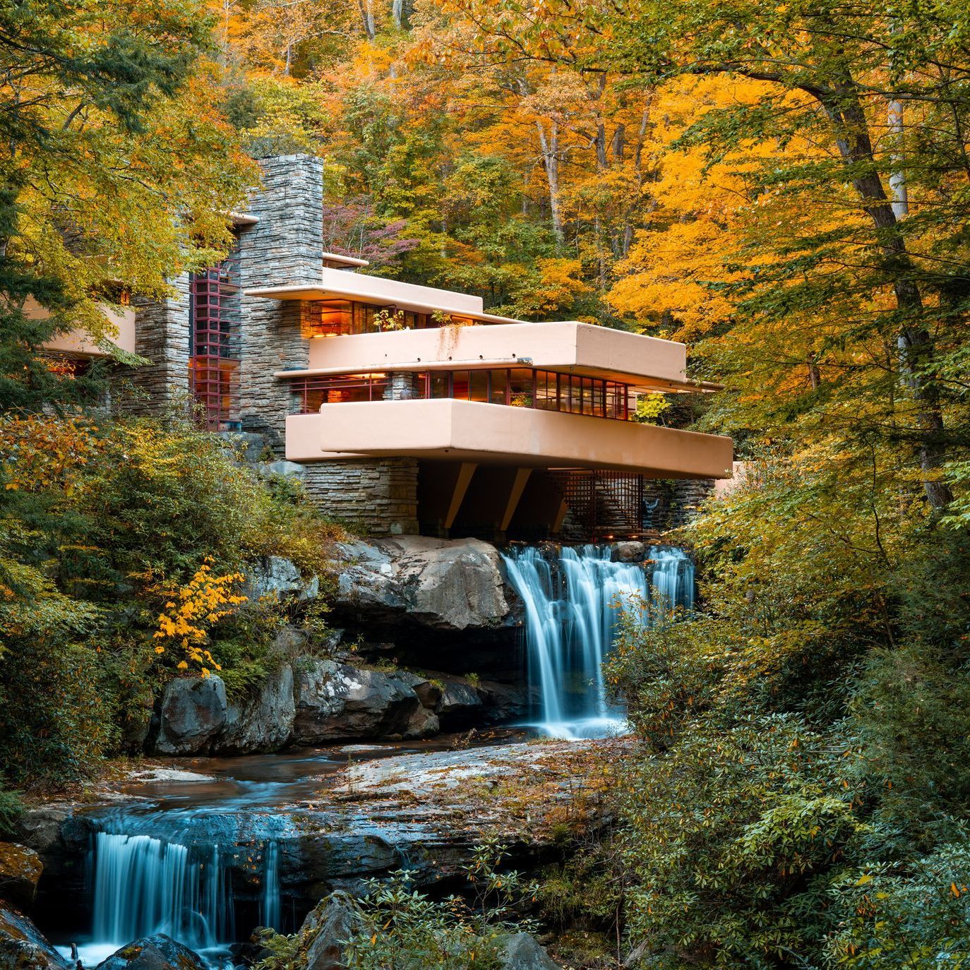 falling water by flank lloyd wright - view from the waterfall