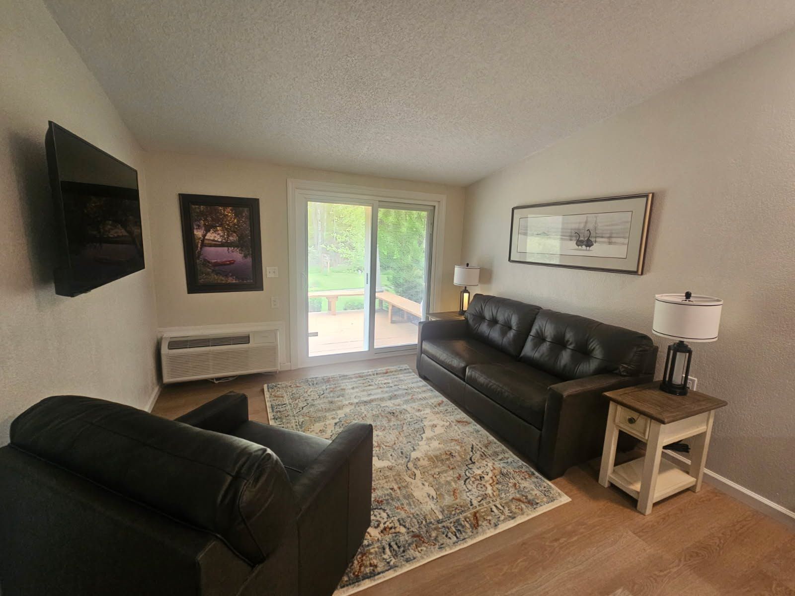 executive suite living room at lodge at chalk hill