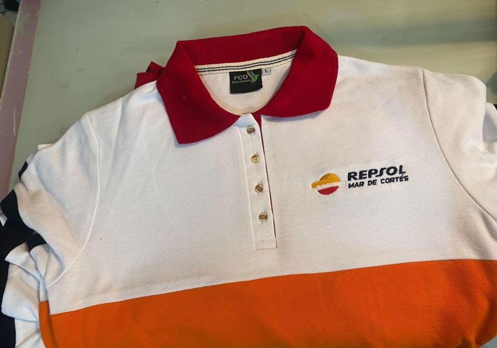 FCD UNIFORMES Y BORDADOS - Variedad de opciones de personalización