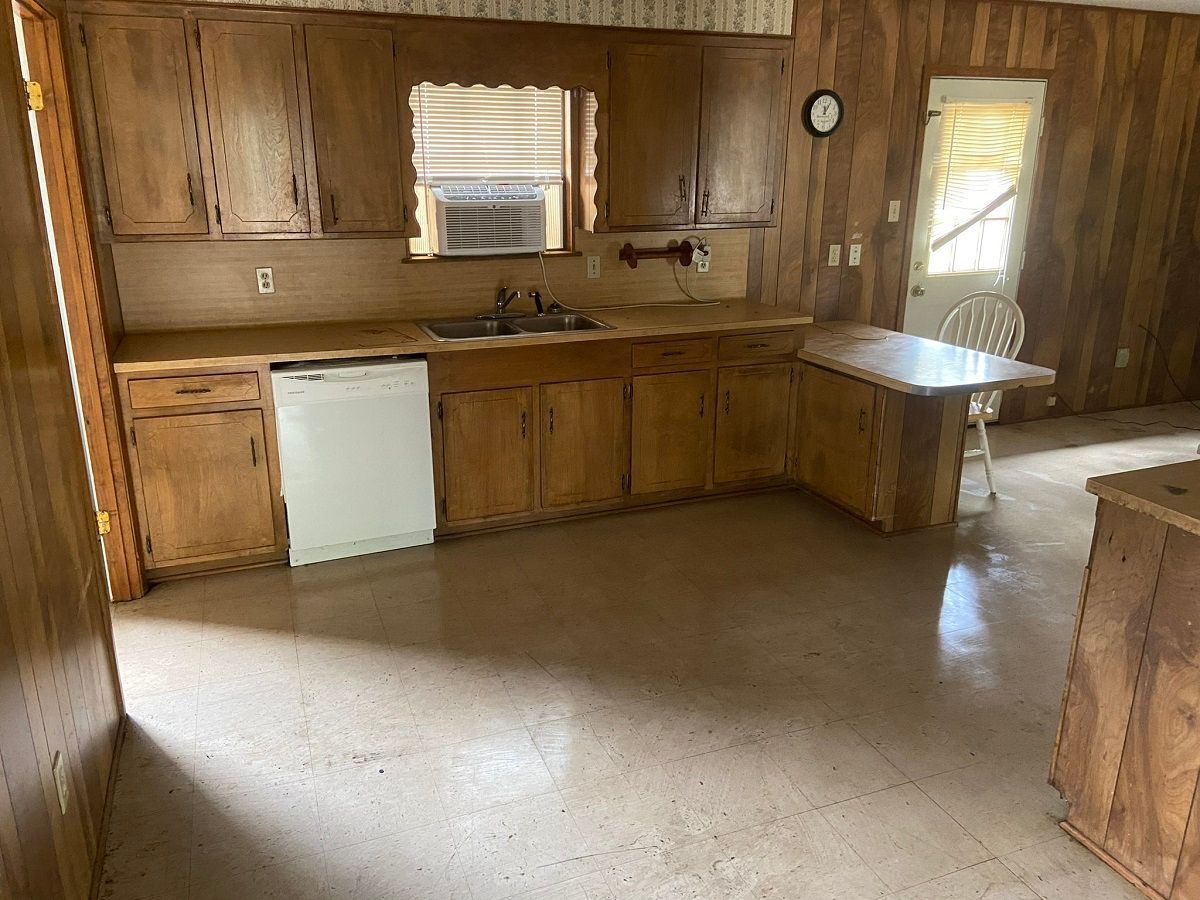 after an estate cleanout in dangerfield tx, titan junk removal