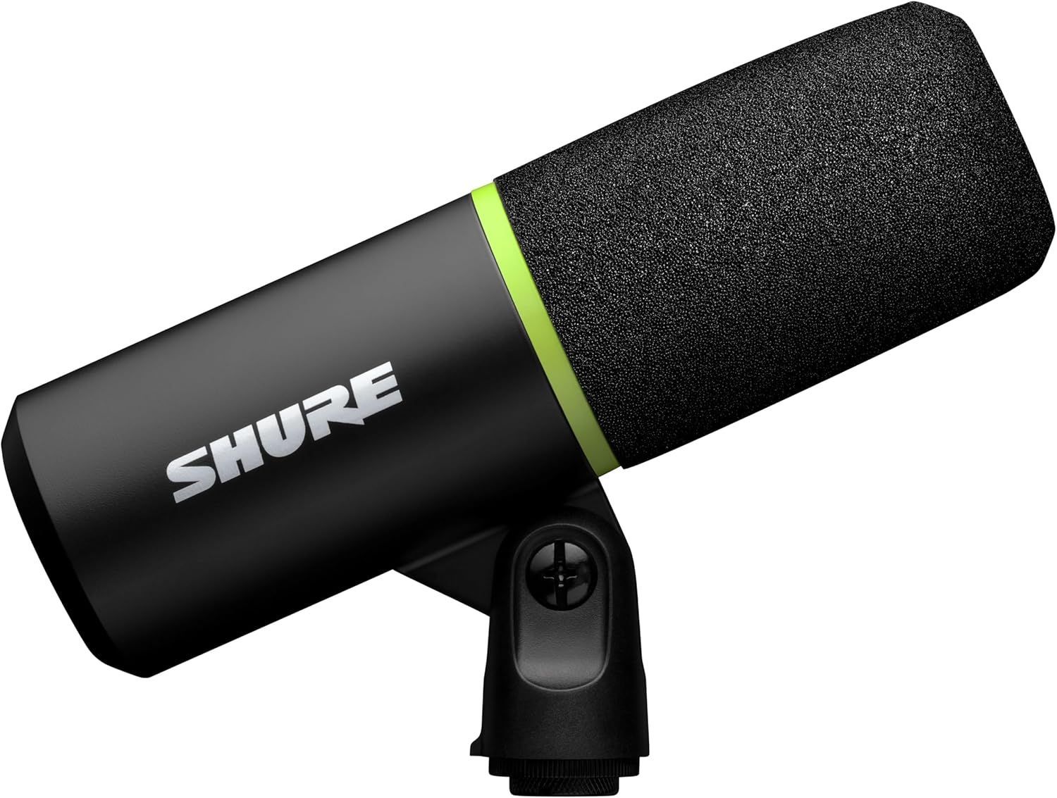 מיקרופון shure יושב על מעמד על רקע לבן.
