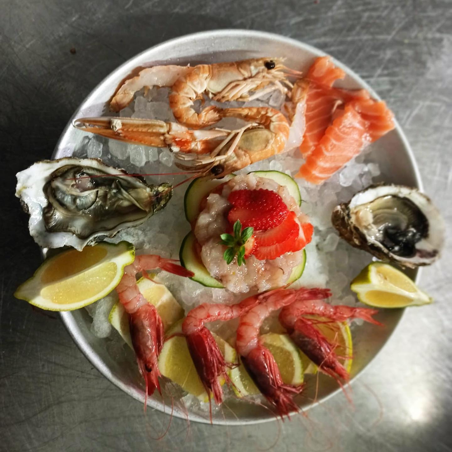pesce crudo e limone