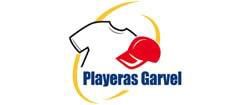 Logotipo de "Playeras Garvel" que presenta una camiseta blanca, una gorra de b&eacute;isbol roja y un s&iacute;mbolo circular dorado sobre un fondo blanco.