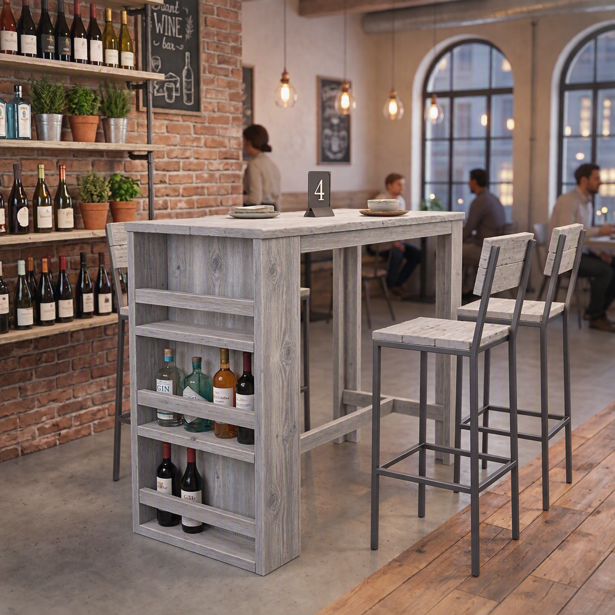 Greywash Modern, rustiek barinterieur met hoge greywash wijntafel, barkrukken, bakstenen muren en flessen drank in schappen.