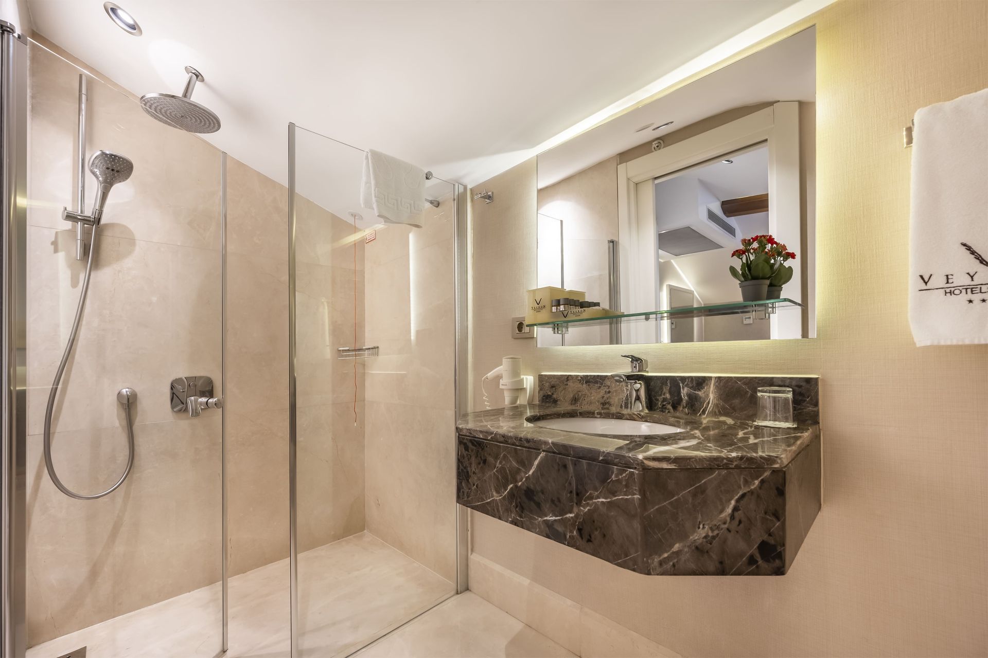 Veyron Hotels & Spa, İstanbul, Aile Suit Oda