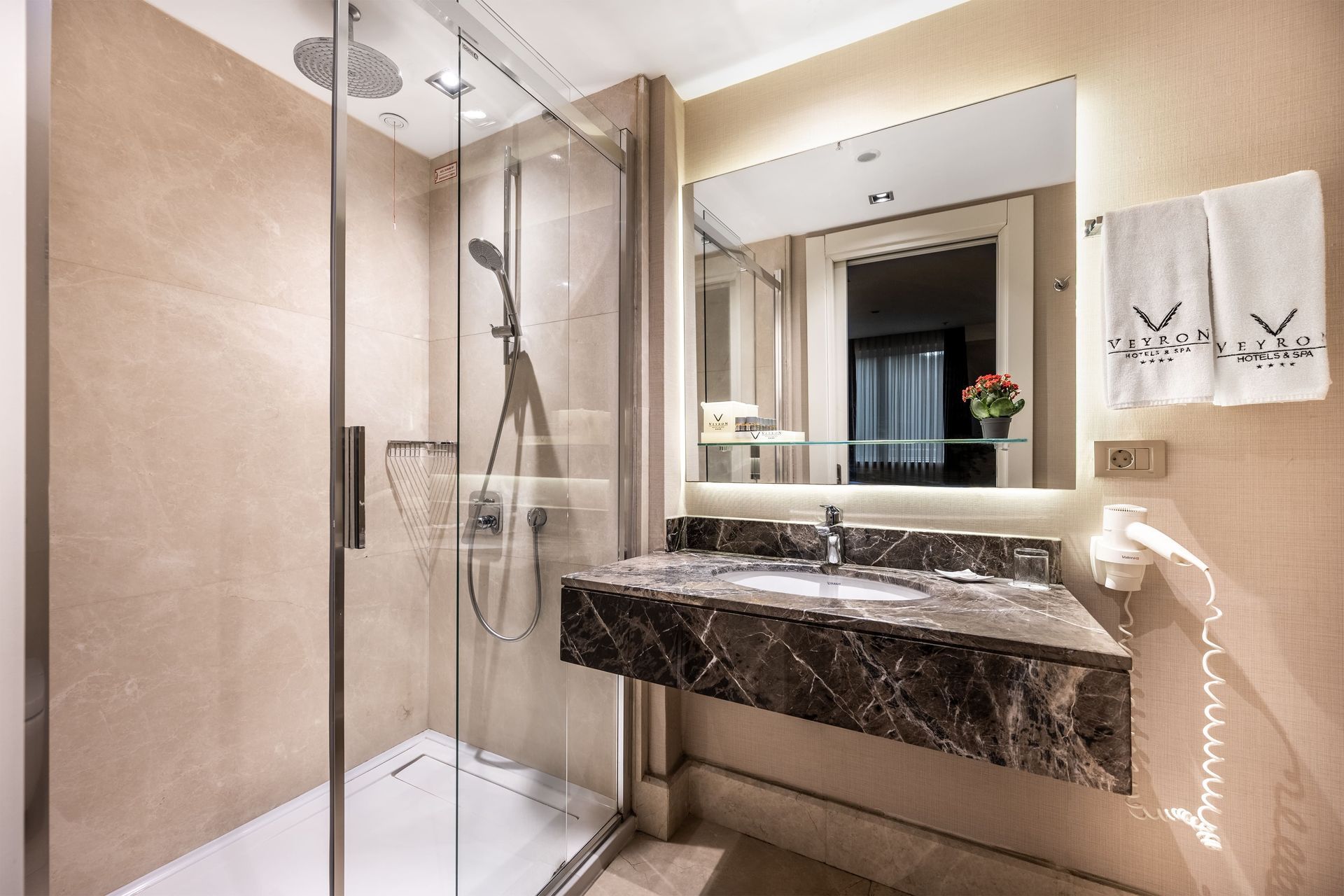 Veyron Hotels & Spa, İstanbul, Aile Suit Oda