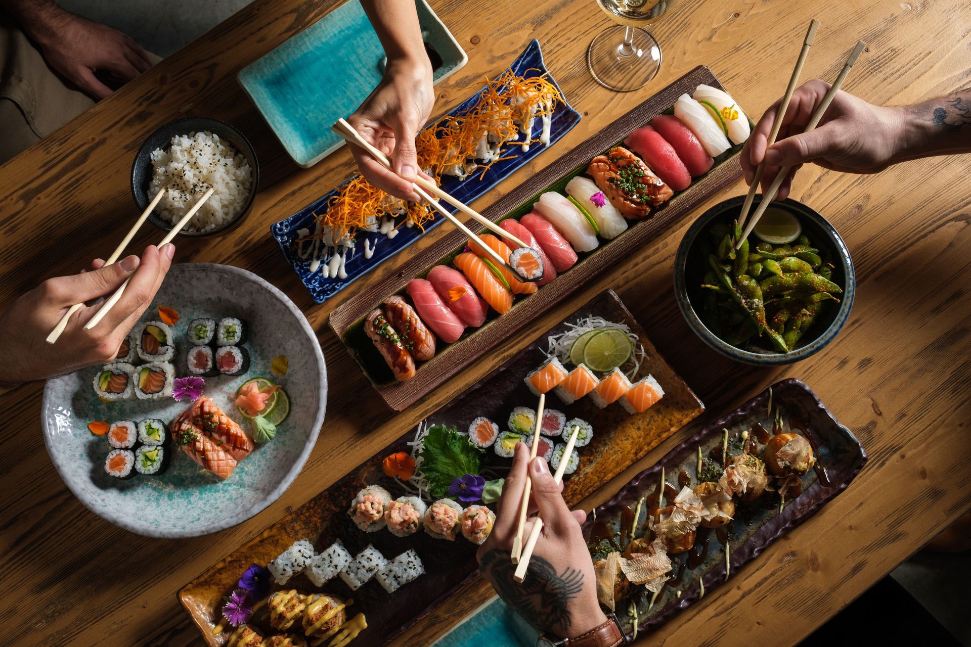 寿司(Sushi)、刺身(Sashimi)、握寿司(Nigiri)、铁板烧(Hibachi) 自助