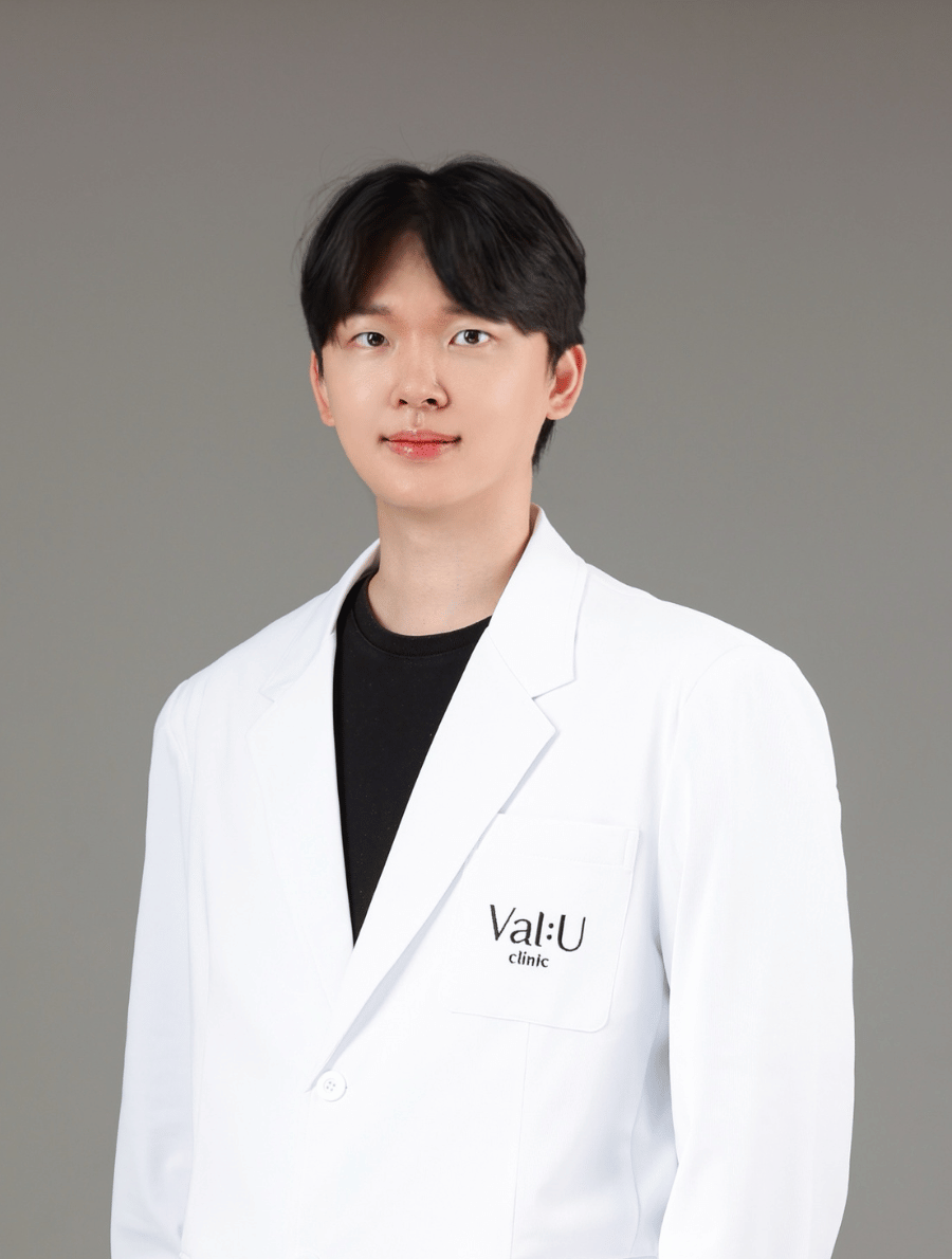 Dr. Seung-Hyun Lee, Medical Director of Val:U Clinic Myeongdong
