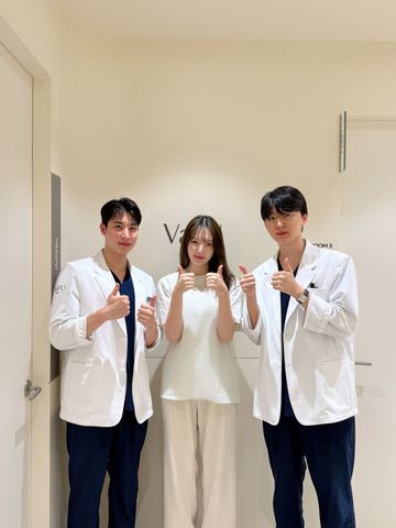 K-pop idol visit at Val:U Clinic Myeongdong 2