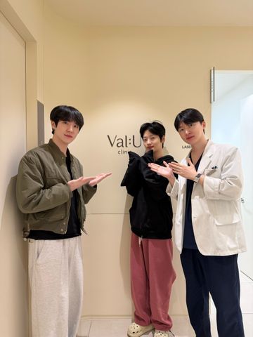 K-pop idol visit at Val:U Clinic Myeongdong 6