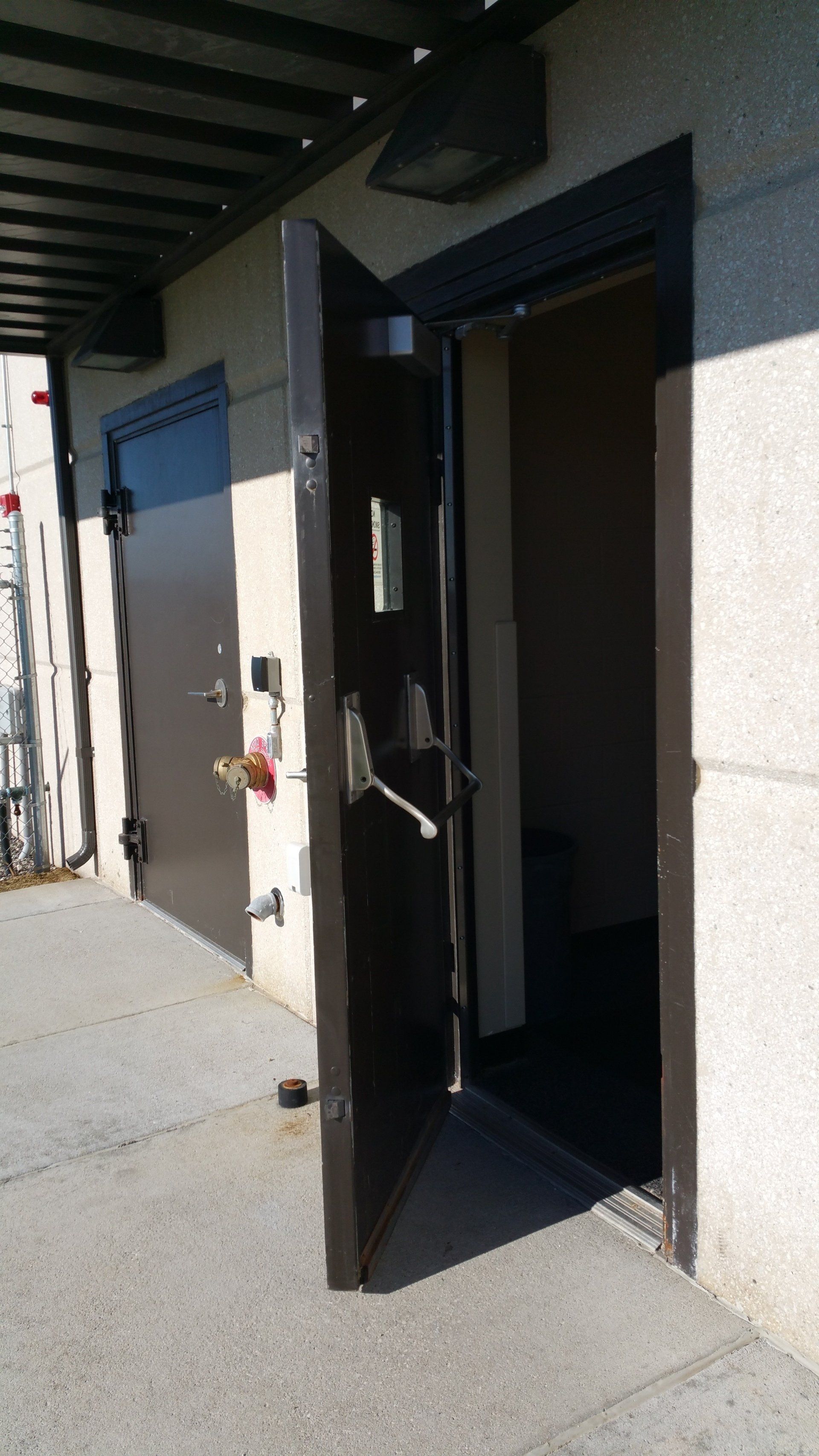 Model DB-X Mid-range Blast Resistant Single Swing Exterior Doors