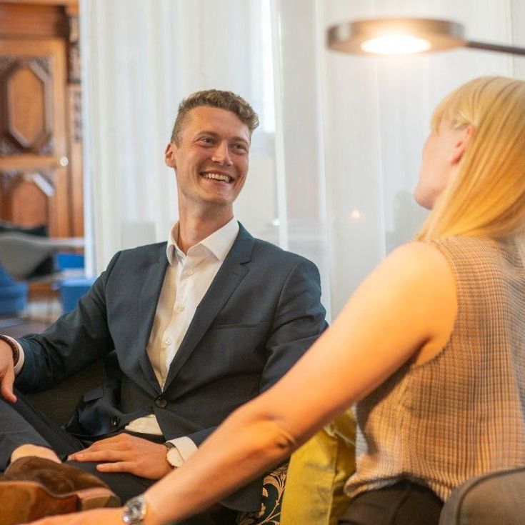 B2B marketing, salgsafdelinger og markedsafdelinger, samarbejde, B2B salg, B2B virksomhed, B2B vækst