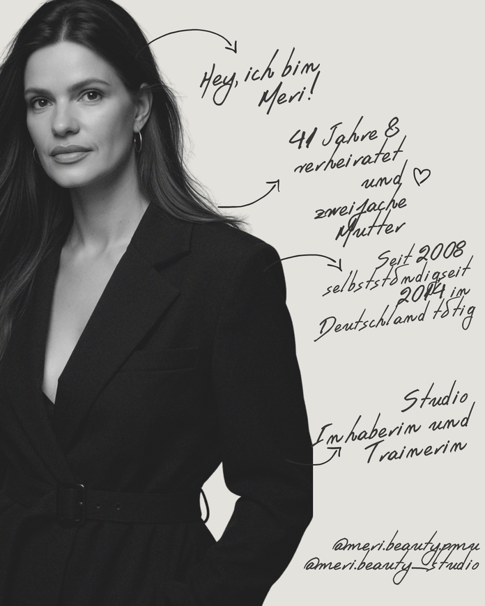 Schwarz-Weiß-Porträt einer Frau in einem dunklen Blazer mit handschriftlichen Anmerkungen daneben.