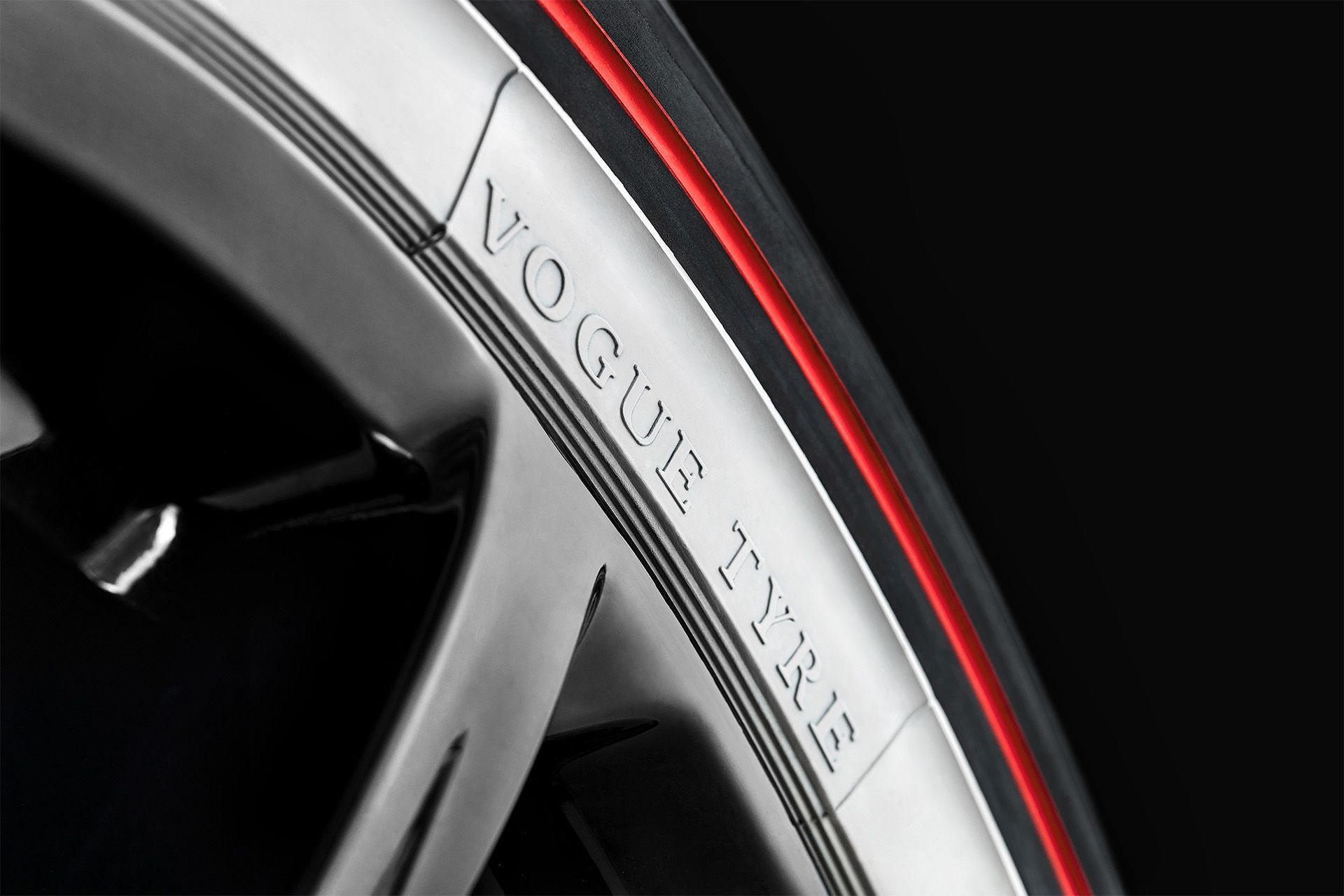 VOGUE TYRE RED STRIPE