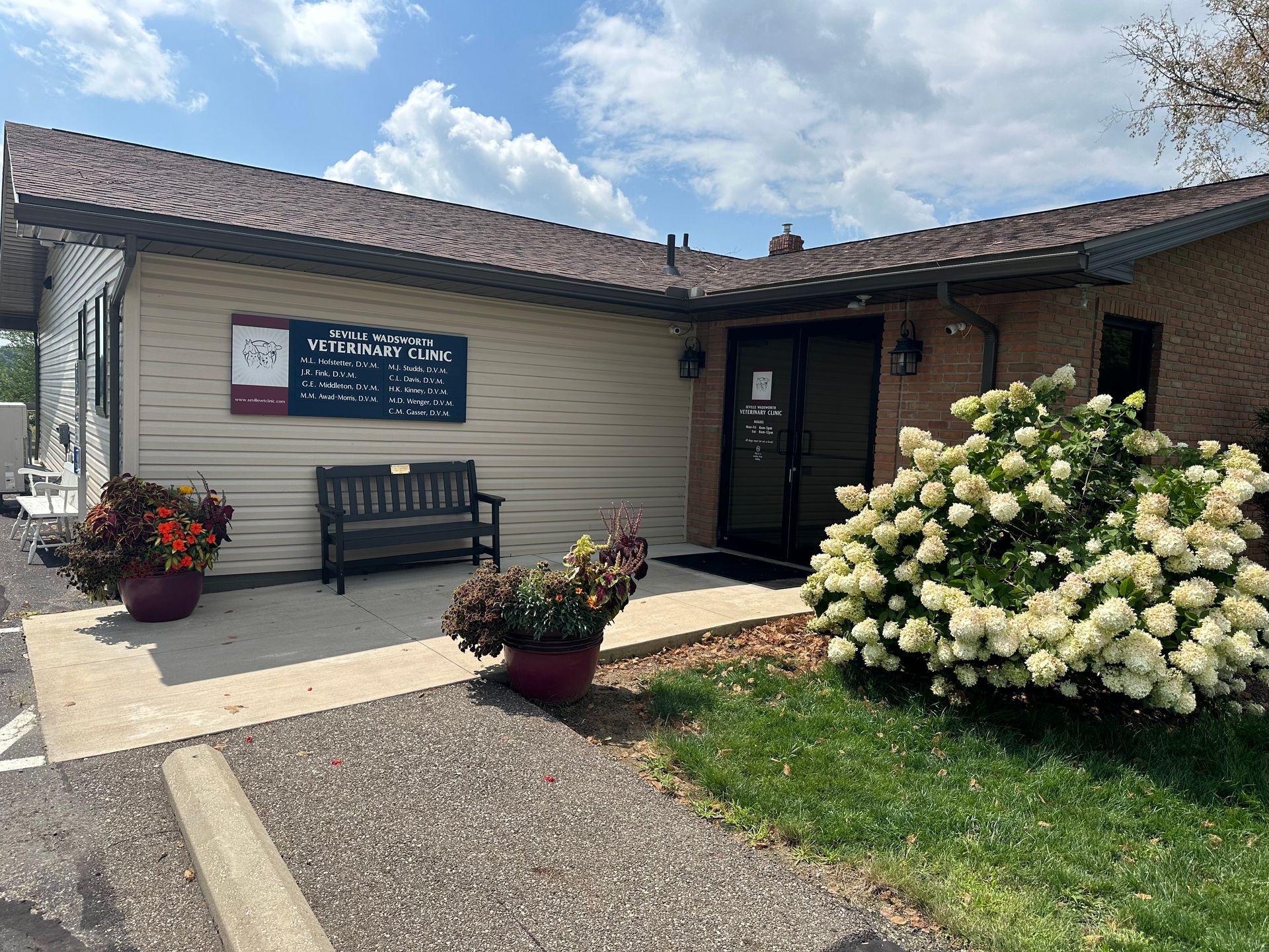 seville wadsworth vet clinic front