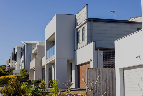 Rendering and texture coating on modern homes