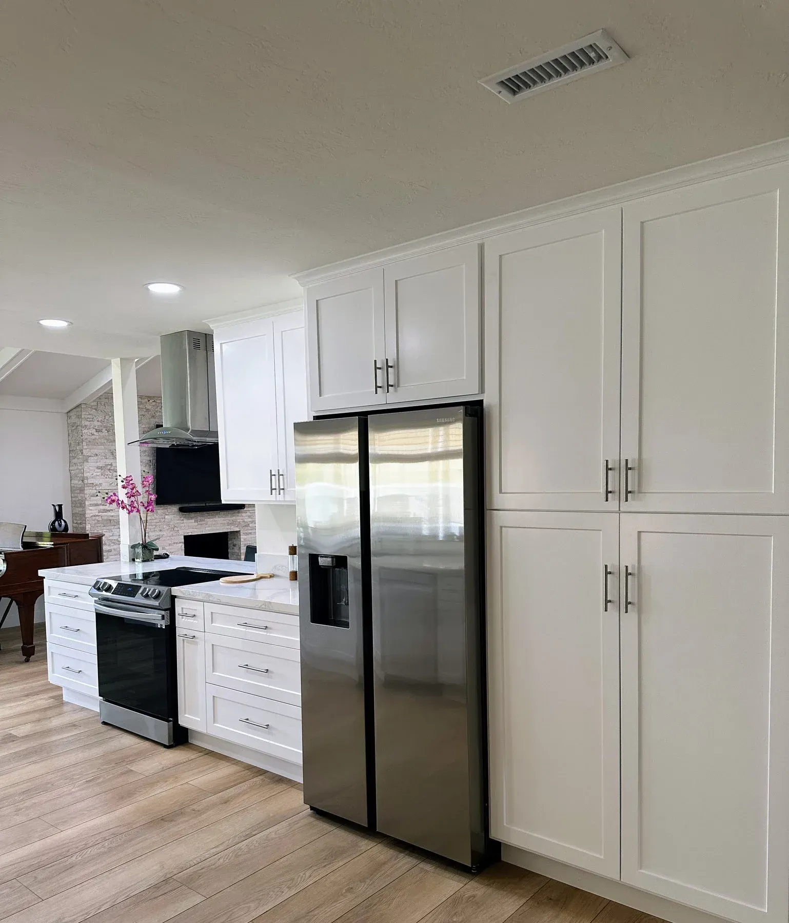 Remodel Contractor - kitchen - by San Diego's Team Renovate