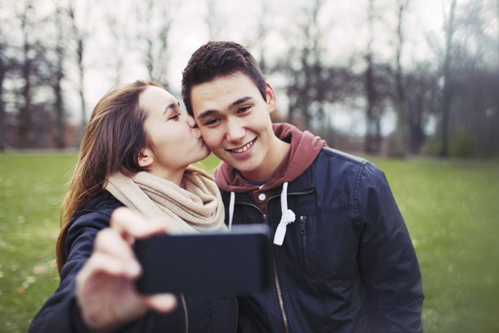 The Dr. Dean Show episode Young Love Healthy or Not on teen relationships